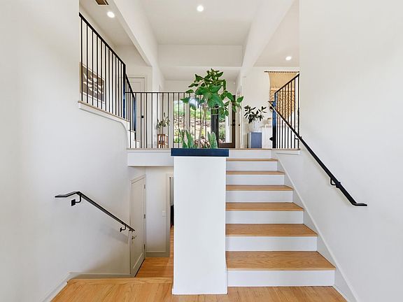 4th image of 535 Westgate Drive