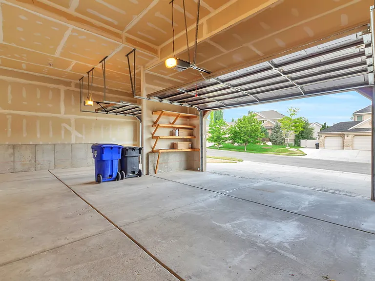 4497 Spring Meadow Dr — Photo 29