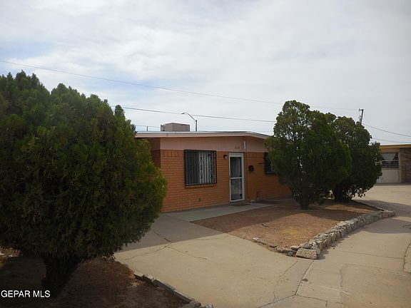 2nd image of 808 Mallett St