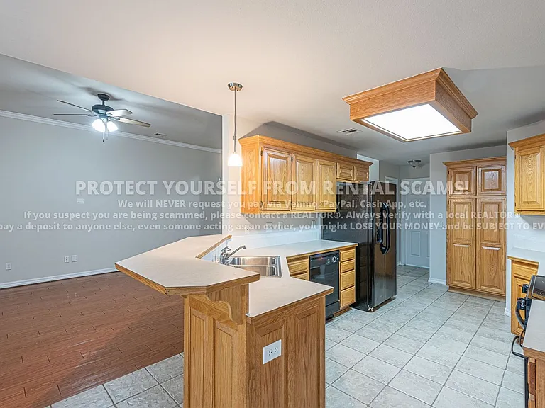 3806 SW Hansom Loop — Photo 7
