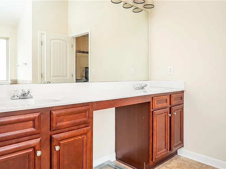 7761 Sylvaner Ln — Photo 41