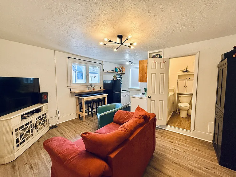 2535 Adams Ave #4 — Photo 9