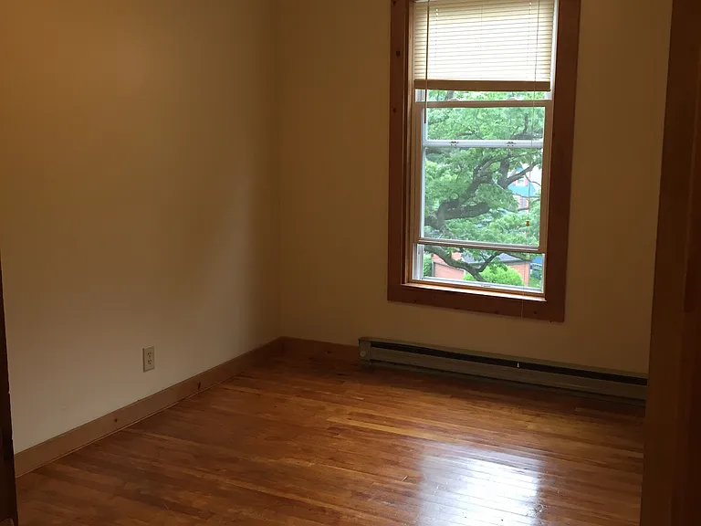 66 Crescent St #3 — Photo 10