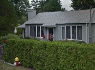 14 Elder Ave, Hampton Bays, NY 11946
