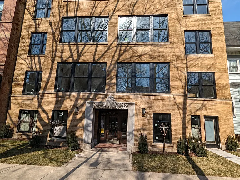 1846 W Belle Plaine Ave #1 — Photo 9