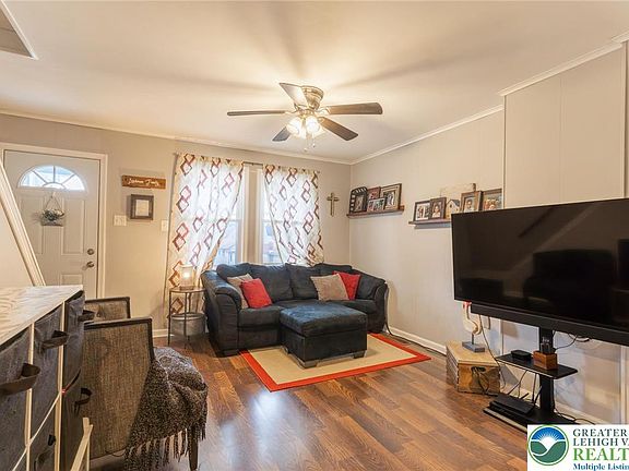 2nd image of 134 Avenue A