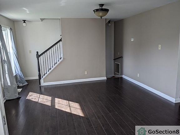 4th image of 3 Chardon Ct