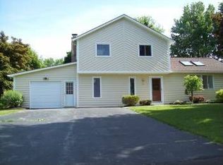 140 Carmas Dr, Rochester, NY 14626