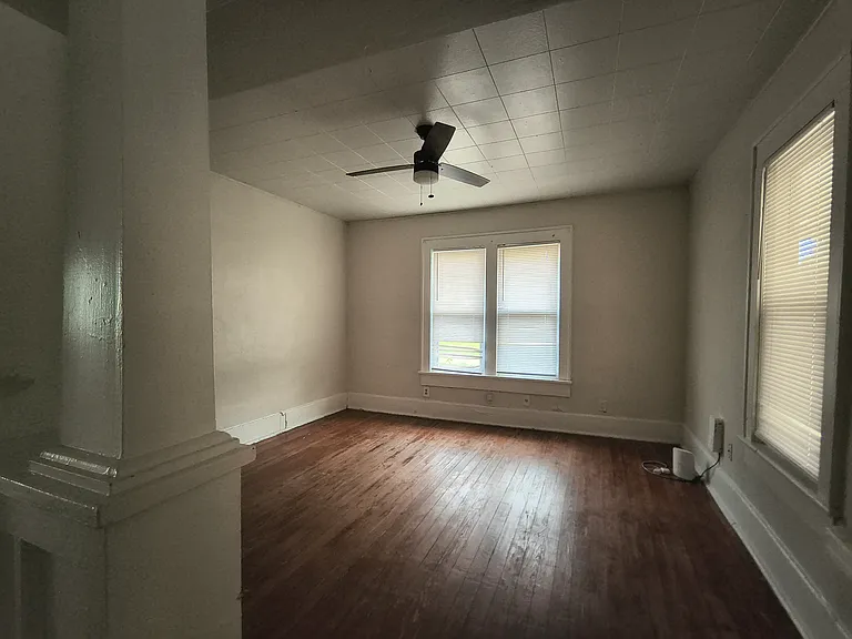 402 E Warner Ave — Photo 3