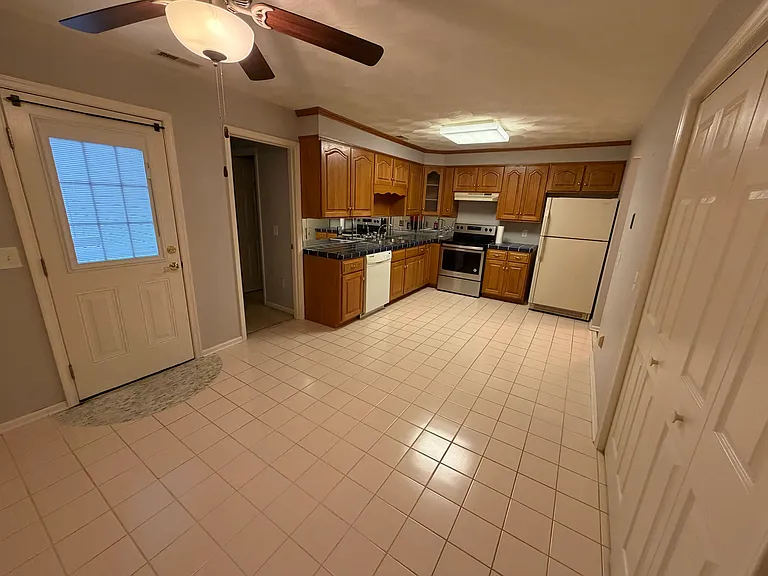 1724 Downey St — Photo 6