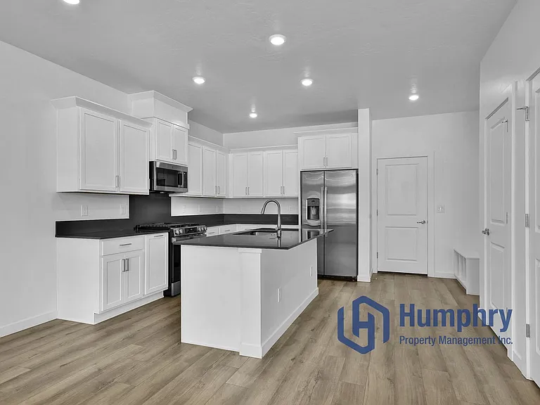 192 N Stratus Way — Photo 12