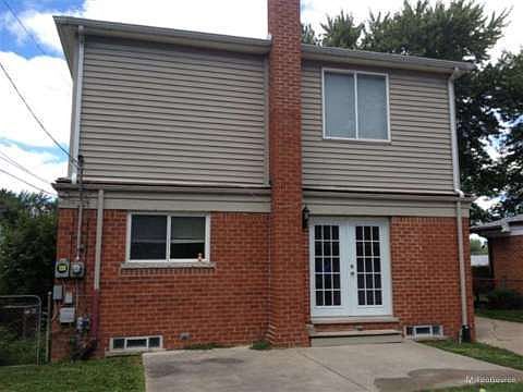 2nd image of 22624 Hoffman St