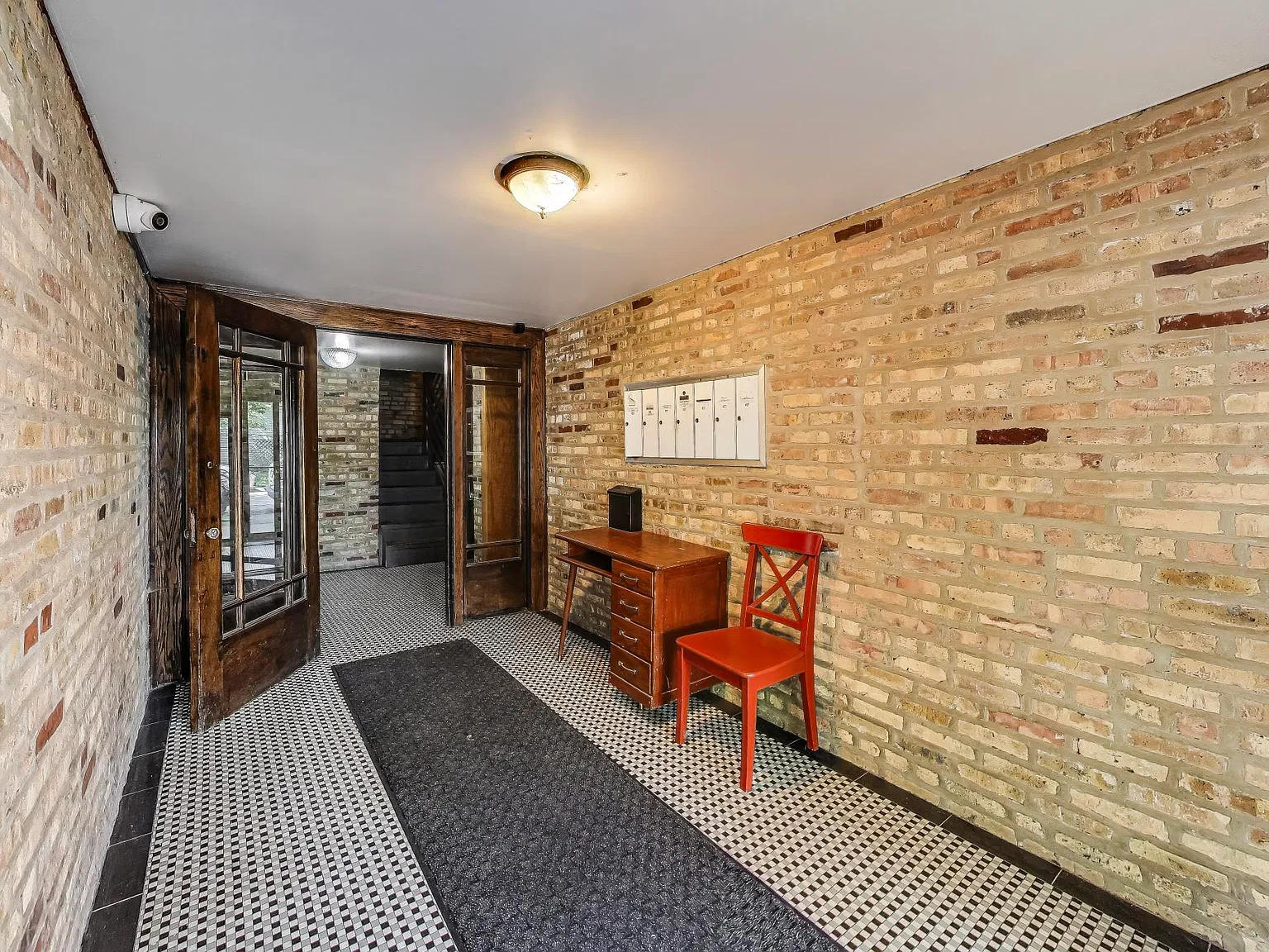 2 bed, 1200 sqft, $2,600 — Photo 3