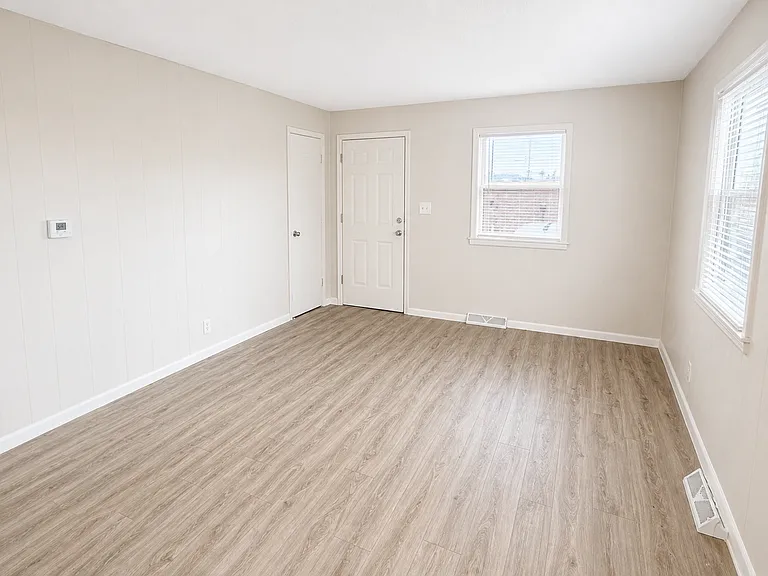 3419 Willow Rd — Photo 6