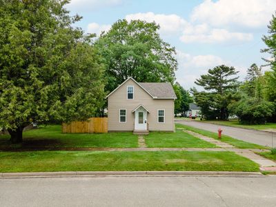 802 W Cayuga St, Iron River, MI, 49935