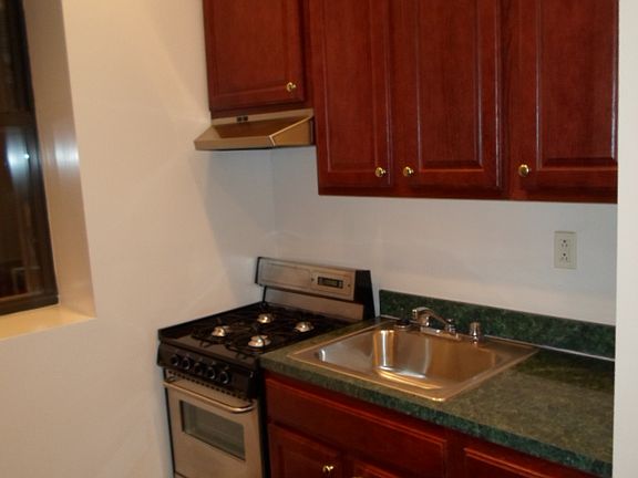 5th image of 306 Columbus Ave #43