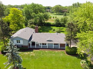 161 E Hillside Rd, Barrington, IL 60010