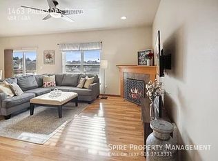 1463 Palisades Dr, Coralville, IA 52241