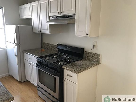 3rd image of 3562 Mentone Ave APT 8