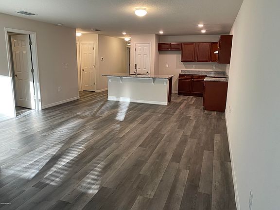 3rd image of 10 Ryall Ln #B