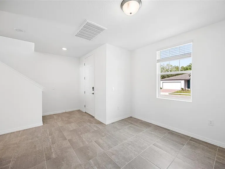 2339 White Tail St — Photo 2