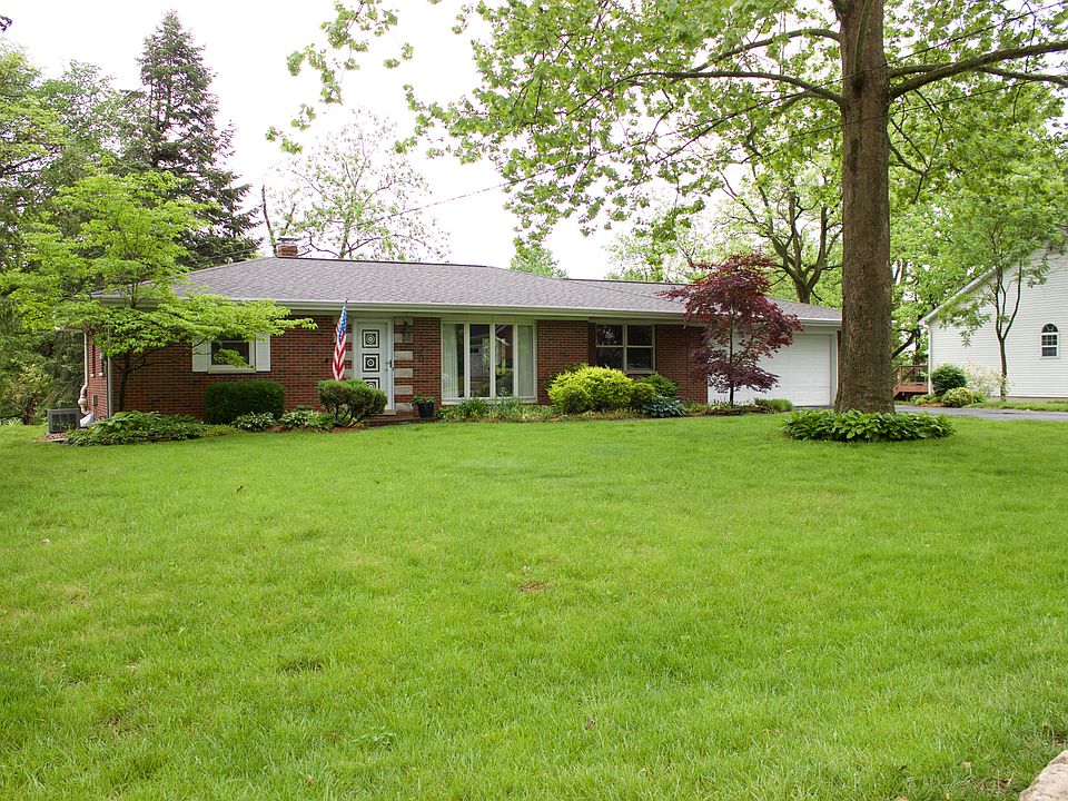 1st image of 130 Lotus Dr