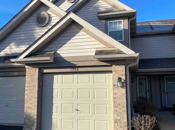 1948 Grove Ave, Schaumburg, IL 60193