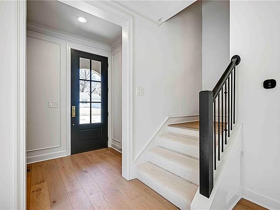3rd image of 6115 Catalina St
