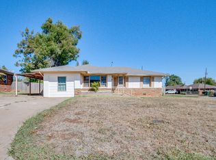 121 E Coe Dr, Midwest City, OK 73110