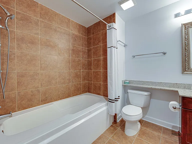 1235 S Prairie Ave #2107 — Photo 24