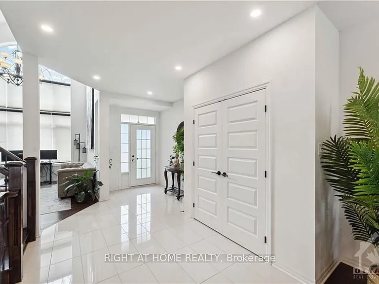 546 Peerless St — Photo 2