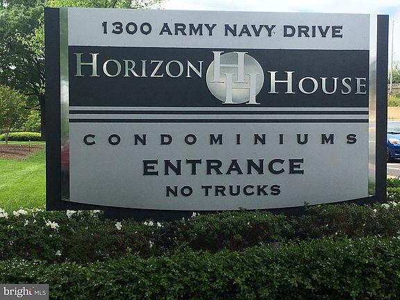 2nd image of 1300 Army Navy Dr APT 129
