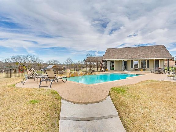 2nd image of 134 Eagle Pass Ln