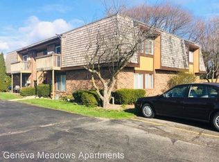 1088 S Wells St #14, Lake Geneva, WI 53147