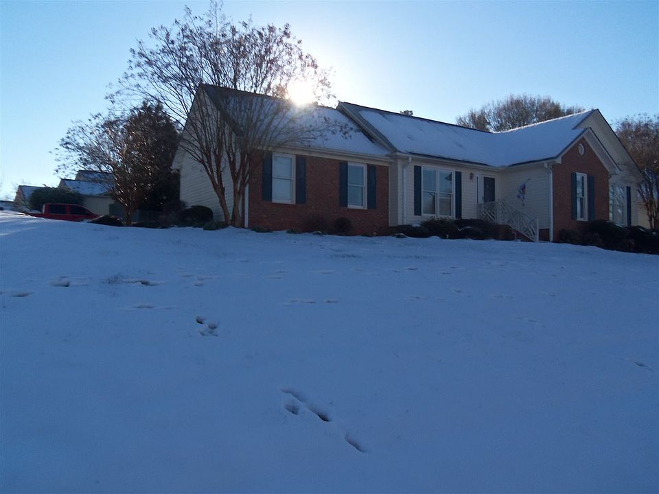 1st image of 154 Riverrun Dr