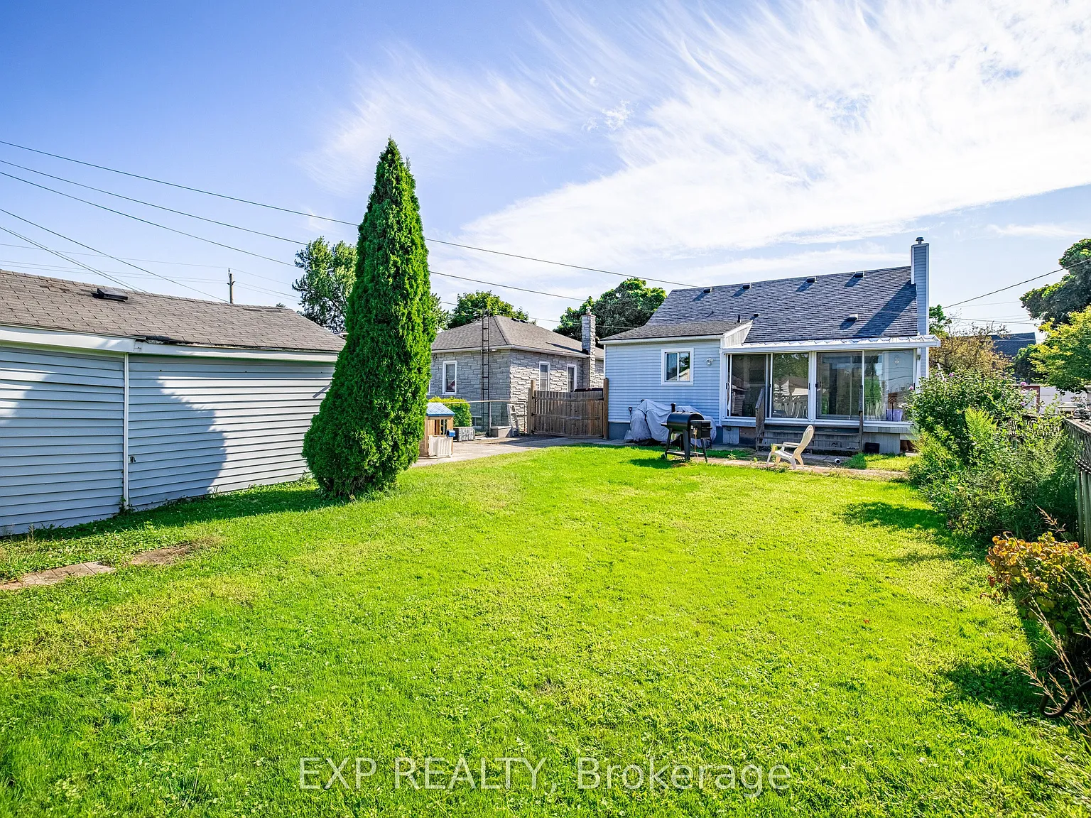 4 bed, $2,400 — Photo 2