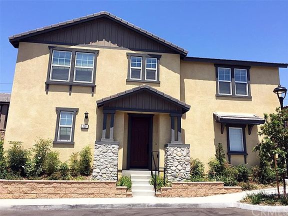 2nd image of 729 Huron Dr