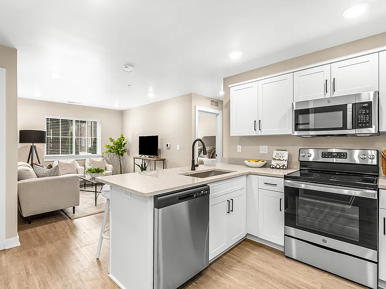 The Residence at Chesterfield Corners — Photo 9