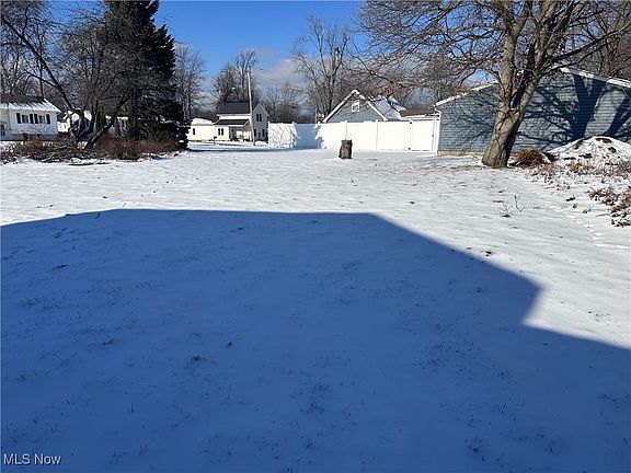 3rd image of 2117 W 19th St