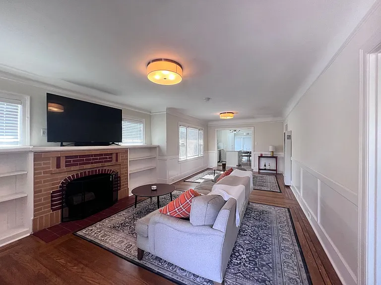2355 Cherry St — Photo 3