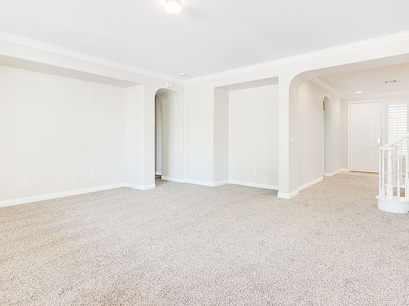 3rd image of 8112 Meadow Pasture St