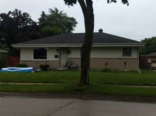 8621 W Daphne St, Milwaukee, WI 53224