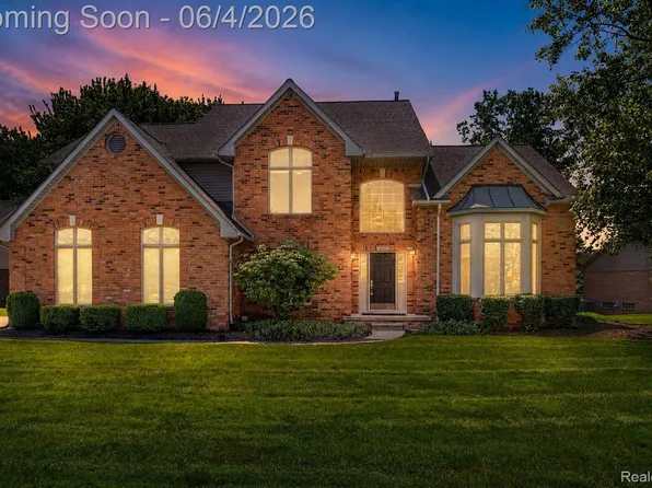 1297 Almond Dr, Troy, MI 48098
