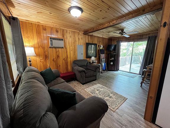 2nd image of 95 Maple Dr
