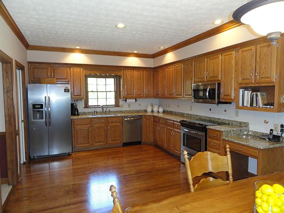Large eat in kitchen