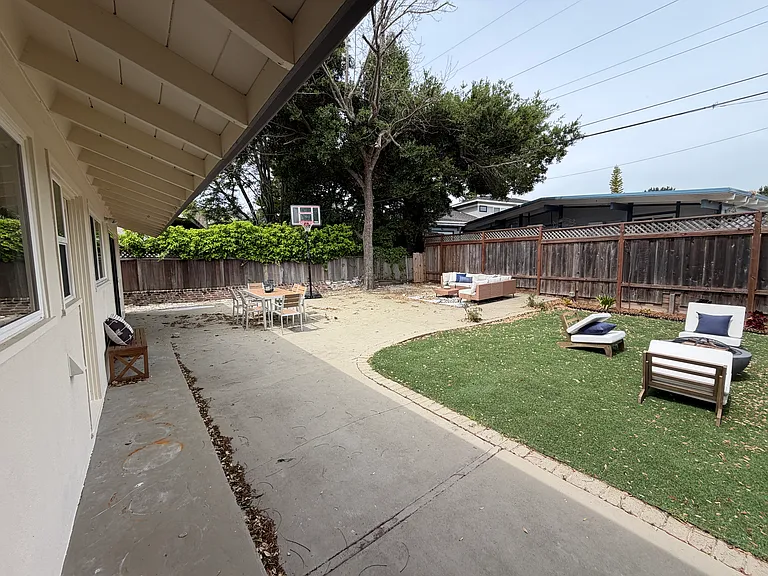 910 Helen Dr — Photo 17