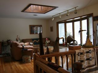 10 Pine Knoll Ct, Monsey, NY 10952