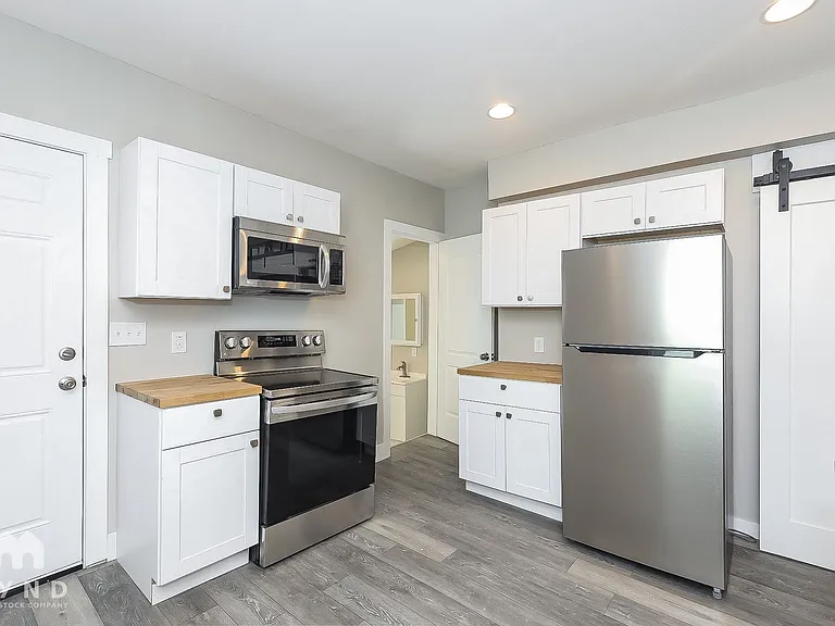 1276 Wager St — Photo 8