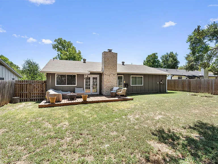 7806 Woodcroft Dr — Photo 24
