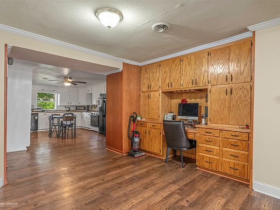 5th image of 1016 James St